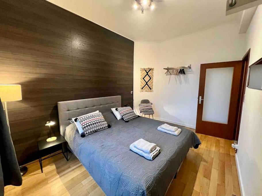 Bellevue - Grand Appartement Pour 5 Sur Les Quais De La Meuse Lüttich Exterior foto