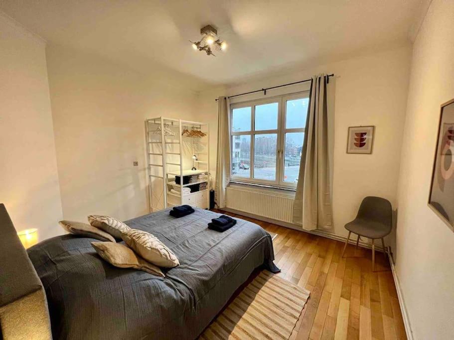 Bellevue - Grand Appartement Pour 5 Sur Les Quais De La Meuse Lüttich Exterior foto