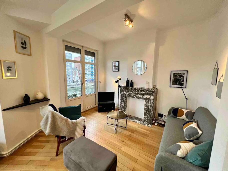 Bellevue - Grand Appartement Pour 5 Sur Les Quais De La Meuse Lüttich Exterior foto