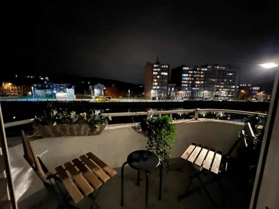 Bellevue - Grand Appartement Pour 5 Sur Les Quais De La Meuse Lüttich Exterior foto